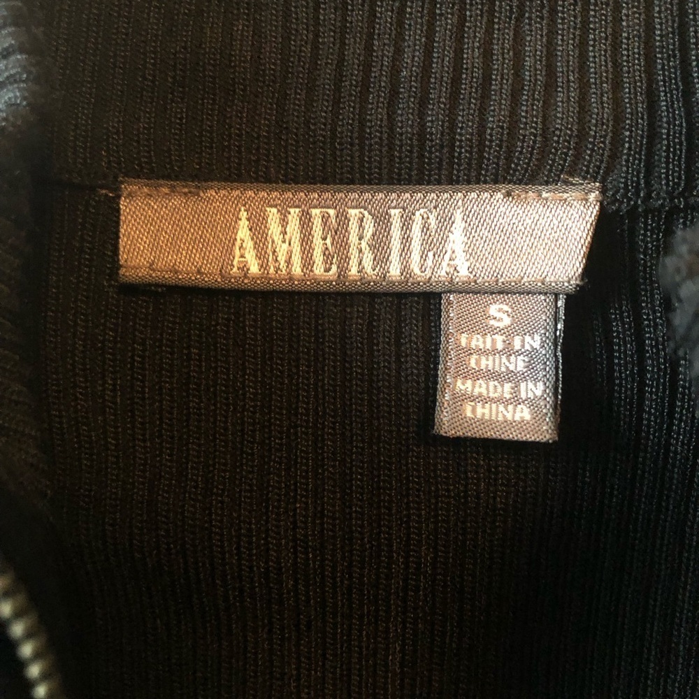Tristan & America Zippered Front Contemporary Sweater, Black/White Size S - Picture 4 of 9